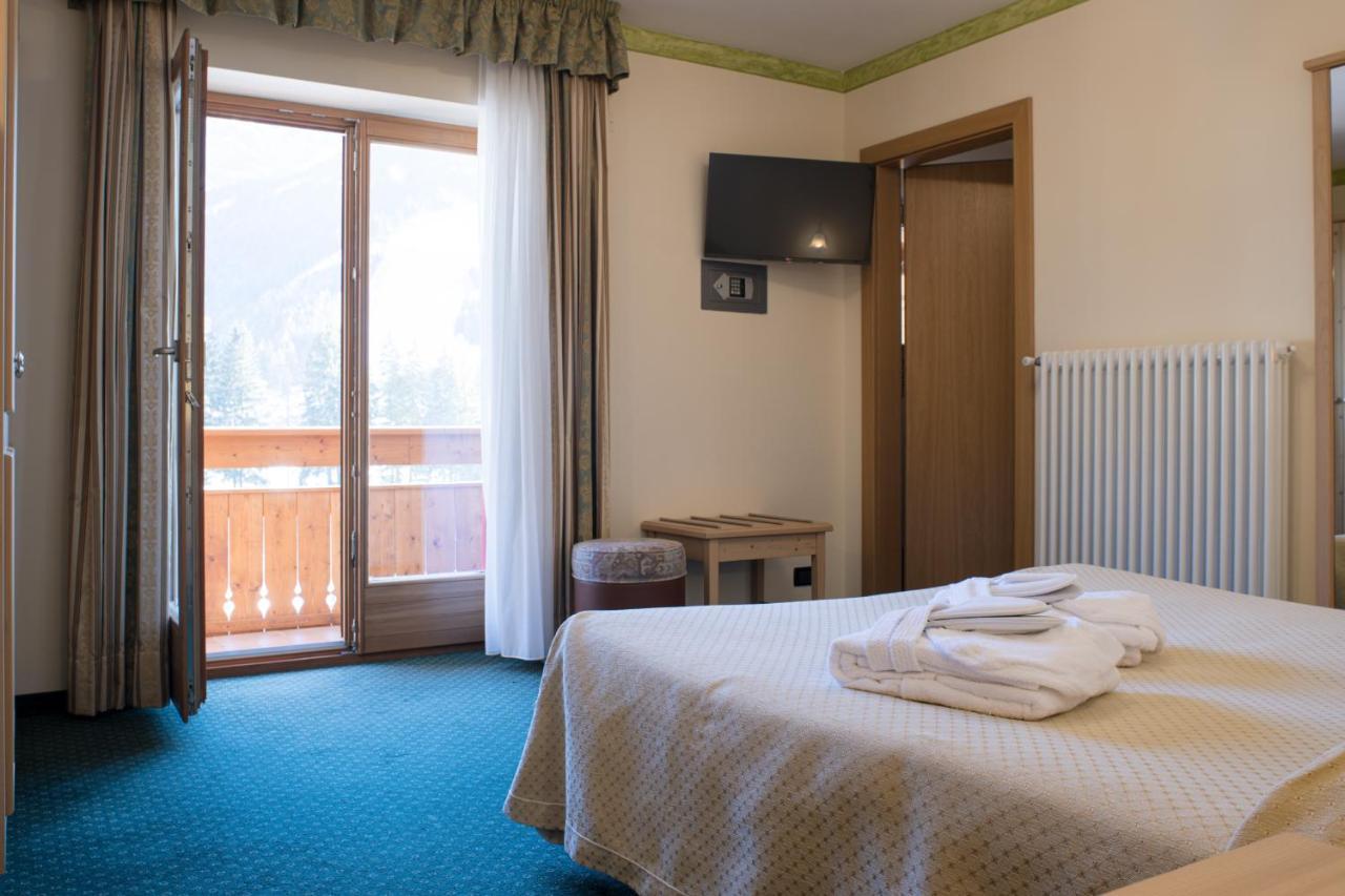 Hotel Crepei Pozza di Fassa Exteriör bild