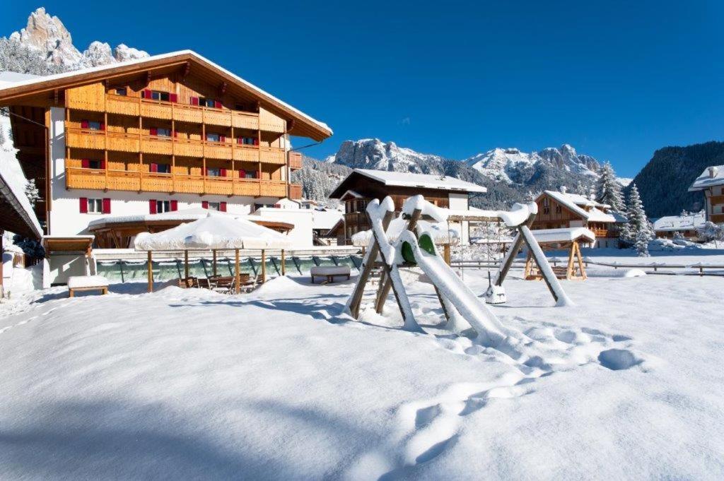 Hotel Crepei Pozza di Fassa Exteriör bild